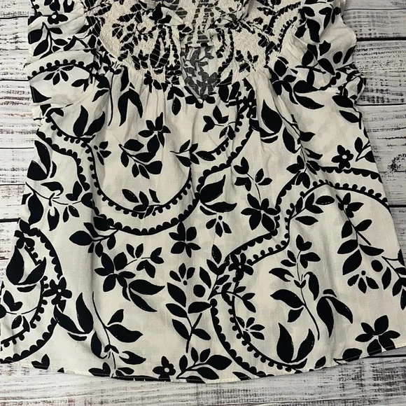 Ann Taylor‎ Ivory and Black Patterned Blouse Sz. M - Picture 8 of 10